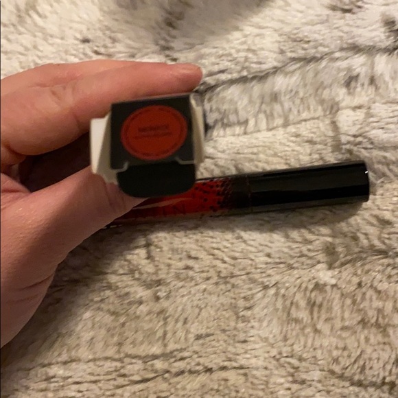 Qveen matte liquid lip stain NIB - Picture 2 of 3